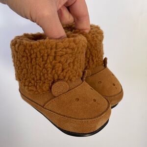 Jack & Lily Cozy Brown Baby Shearling Booties size 6 months